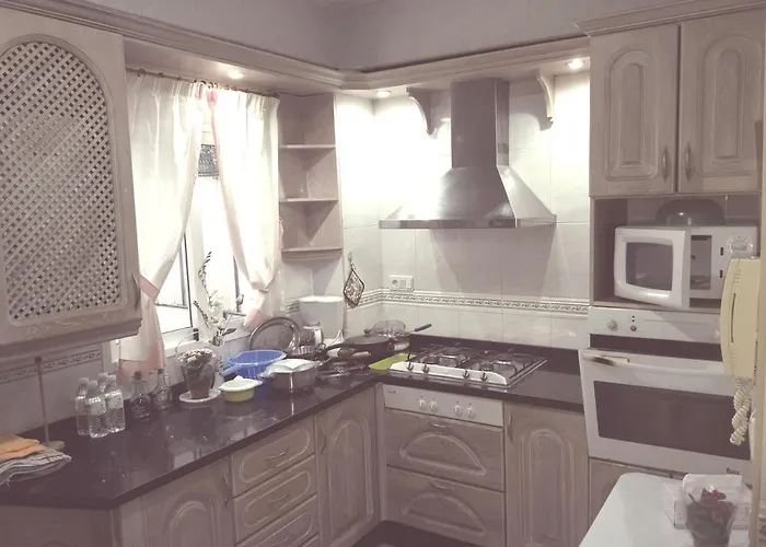 Centro-mezquita De 6 A 8 Huespedes, 2 Por *